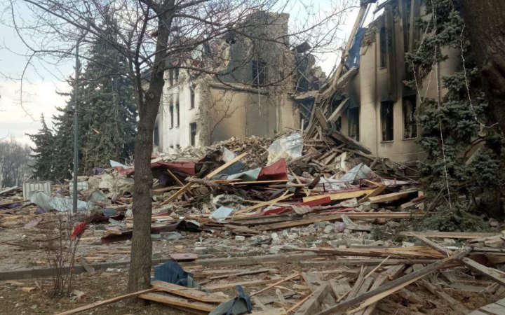 Witnesses report about 300 deaths in Russian air strike on Mariupol drama theater