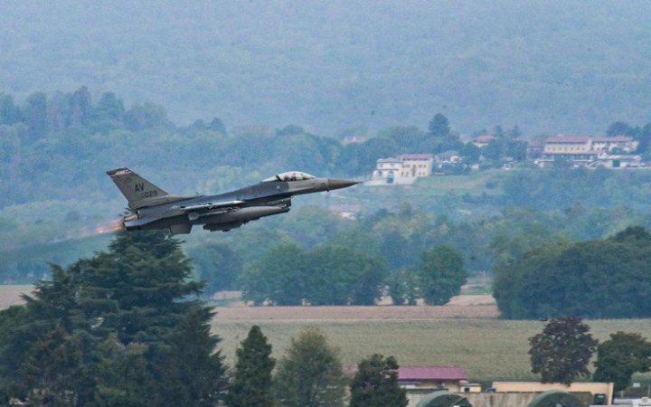 WSJ: one F-16 fighter jet crashes in Ukraine