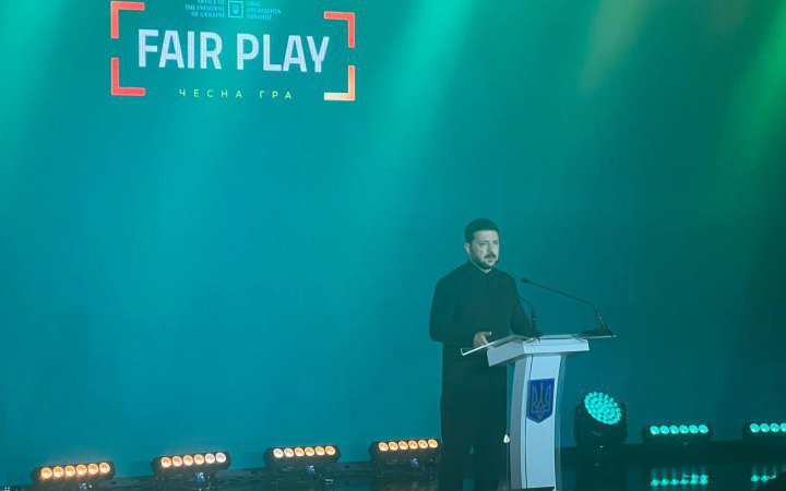 Zelenskyy: "Unfortunately, Western countries are still supplying Russia with equipment and critical components"