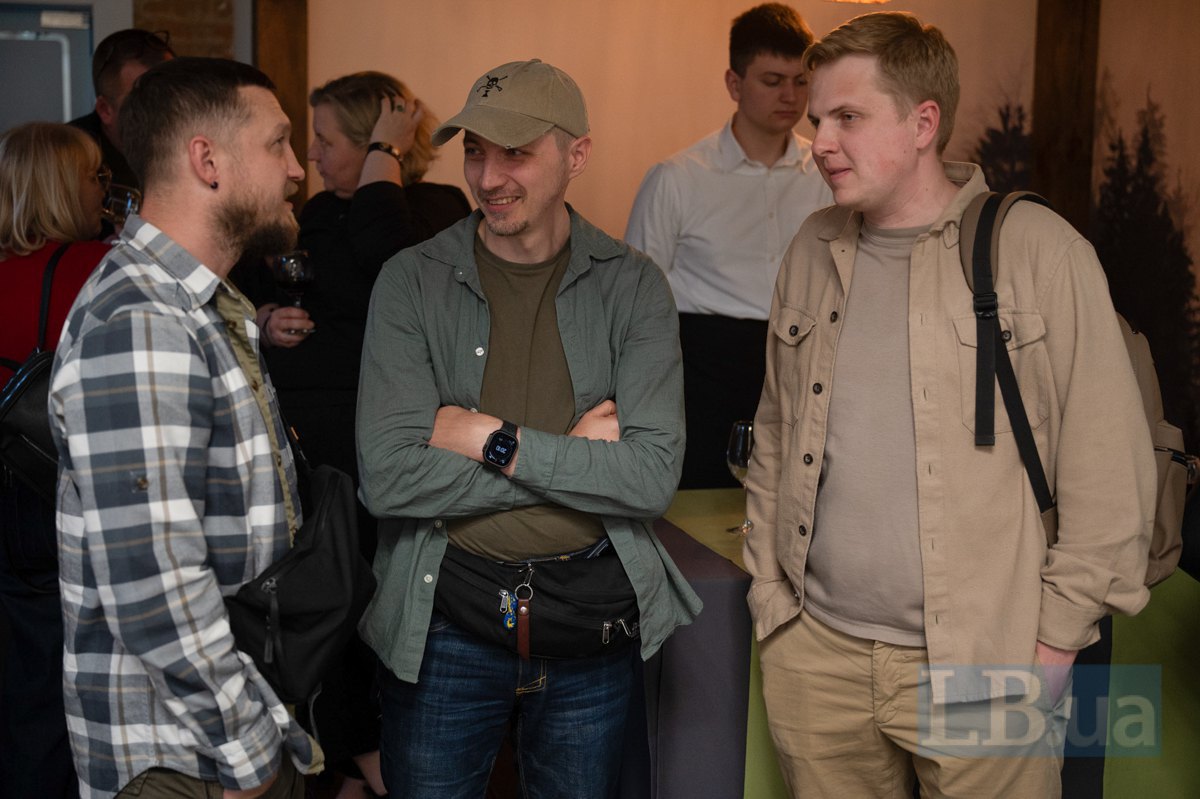 Left to right: call sign “VV”, call sign “Nikopol”, representatives of the 12th Brigade Azov Brigade, and Dmytro Serhiyenko, serviceman of the 1st Corps of the National Guard of Ukraine Azov Brigade
