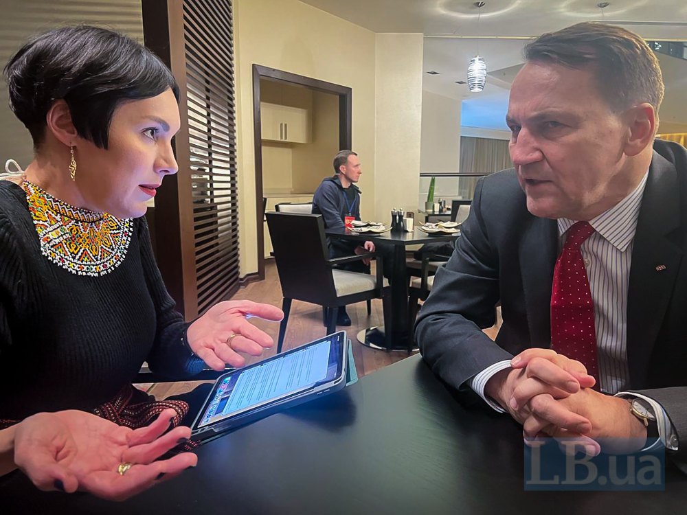  Polish Foreign Minister Radosław Sikorski and LB.ua Editor-in-Chief Sonya Koshkina