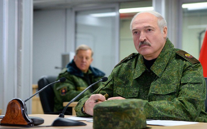 Lukashenko says ready to fight against Ukraine together with Russians "in one case, for the moment"