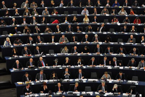 EP postpones visa liberalization review for Ukraine to April