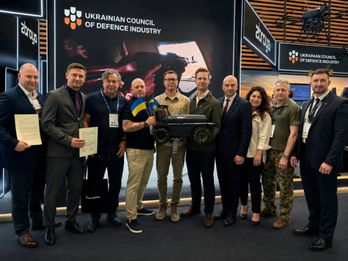 Representatives of Ukrainian AIDronesUA and Swedish Njord Technology AB