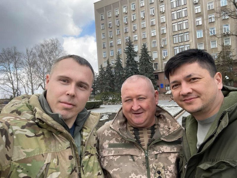 Roman Kostenko, Major General Dmytro Marchenko (heads defense in the Mykolaiv region) and the head of the Mykolaiv RMA Vitaliy Kim 