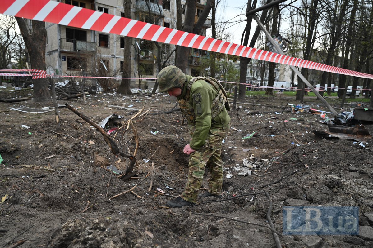 Consequences of hitting a high-rise building in the Podilskyy district of Kyiv, 16 April, 2026