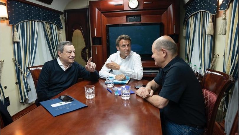Mario Draghi, Emmanuel Macron and Olaf Scholz
