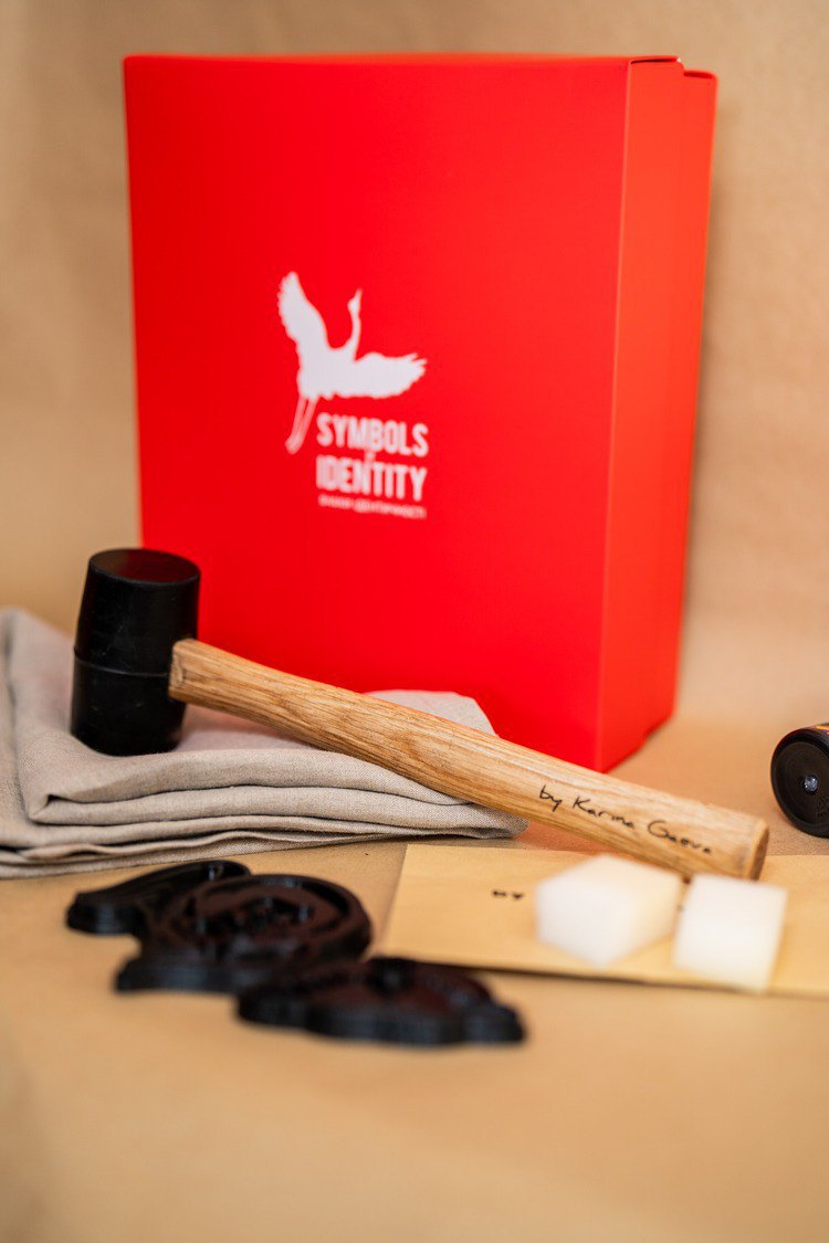 A kit for participants to create their own vybiyka prints