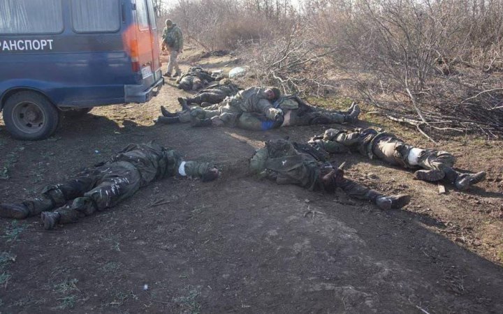 Invaders take out corpses of their soldiers from Mariupol by KAMAZ, - SBU