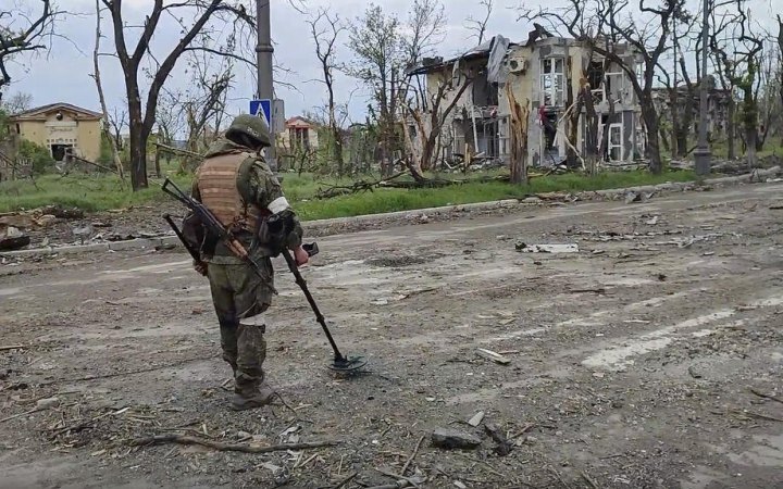 Two russian sappers exploded on territory of Azovstal