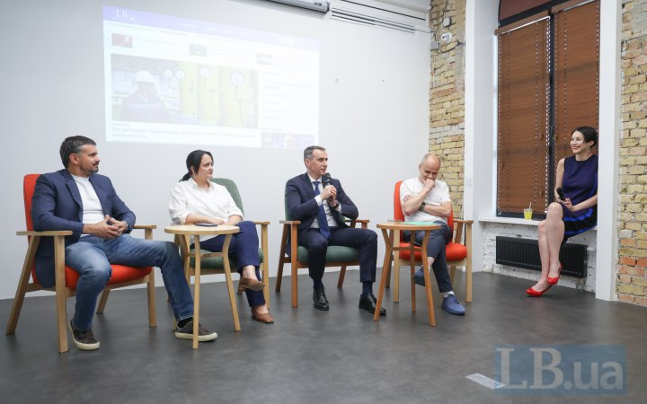 What changes does the Ukrainian healthcare system need?