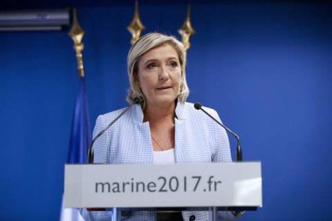 Le Pen again pledges to recognize Crimea Russian