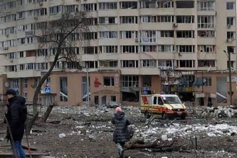 Russia hit a residential area in the center of Chernihiv