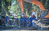 Russian strikes on Kyiv leave 19 dead and dozens injured. Residential buildings destroyed and damaged (updated)