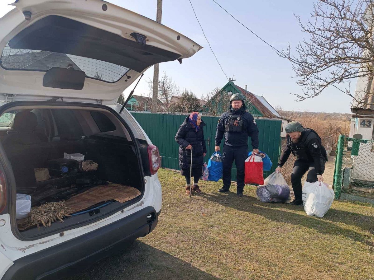 Evacuation in the frontline communities of Zaporizhzhya Region