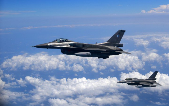 Pentagon says Ukrainian pilots already training on F-16 fighters in USA