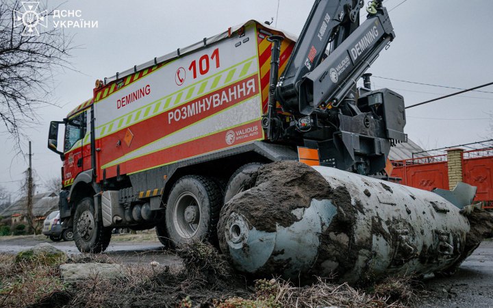 Russians use FAB-1500 for first time in Kupyansk-Vuzlovyy in Kharkiv Region