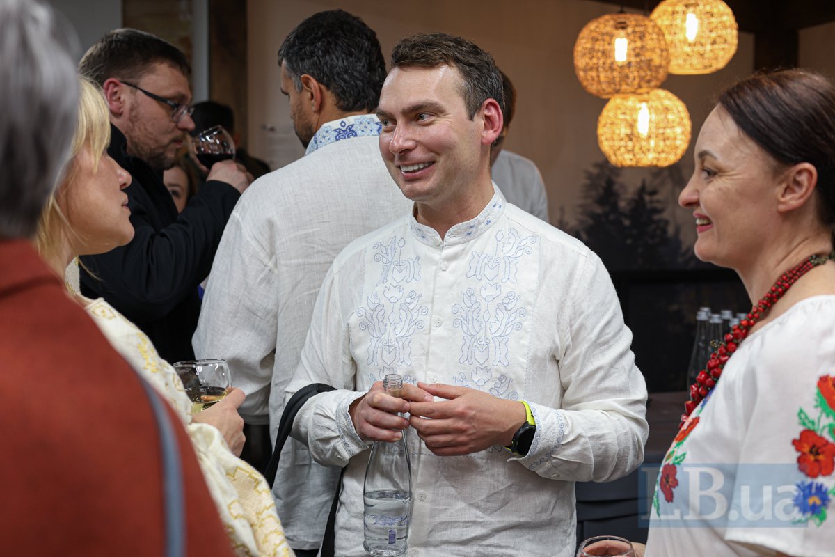 From left to right: former MP Tetyana Ostrikova, MP Yaroslav Zheleznyak, Advisor to the Minister of Social Policy of Ukraine Iryna Zolotarevych