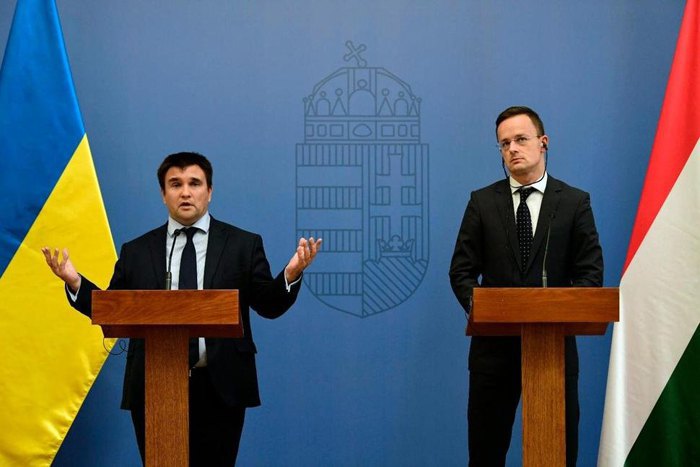 Ukrainian Foreign Minister Pavlo Klimkin and Hungarian Foreign Minister and Trade Peter Szijjarto