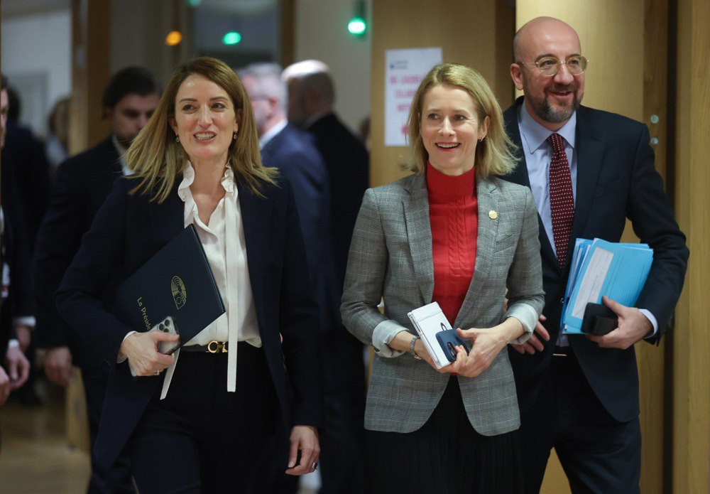From left: President of the European Parliament Roberta Mecola, Prime Minister of Estonia Kaja Kallas and President of the European Council Charles Michel at the beginning of a special meeting of the European Council in Brussels, 1 February 2024