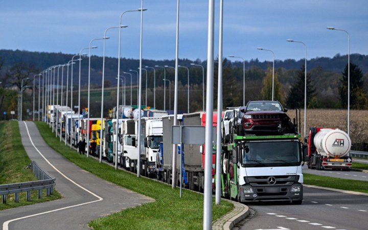 Uhryniv-Dołhobyczów checkpoint to be opened for empty trucks