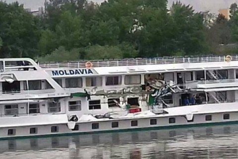 Two Ukrainian cruise ships collide on Hungary's Danube