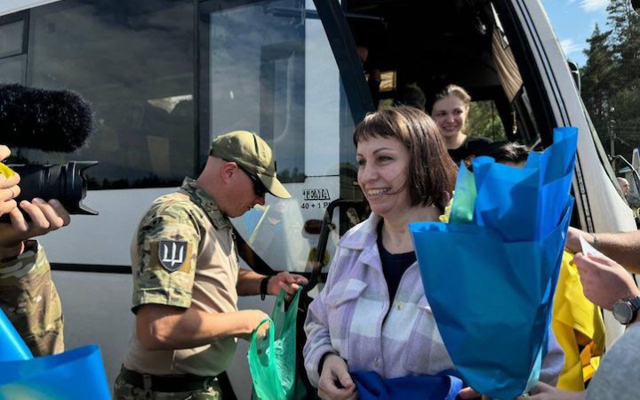 Ukraine returns 49 more prisoners home: Azovstal defenders, civilians, police, border guards