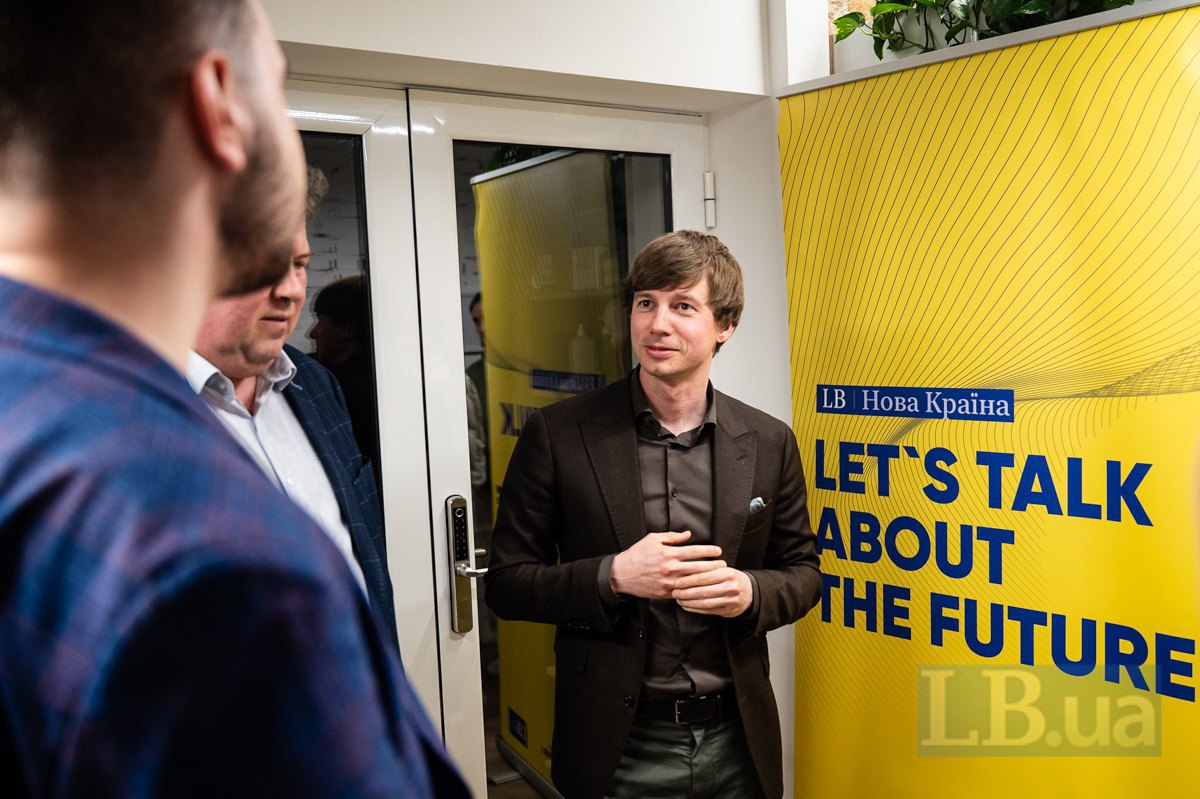 Dmytro Zavhorodnyy, Deputy Minister of Education and Science of Ukraine (right)