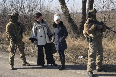 Ukraine transfers 20 prisoners from Donbas
