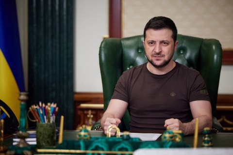 Zelenskyy signs a number of laws, including martial law and war veterans’ status