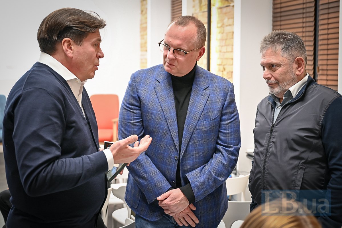 Former Deputy Prime Minister Hennadiy Zubko, CEO of the Centre for Political Consulting Denys Denysenko and Hryhoriy Shverk, Ukrainian defence tech company General Chereshnya (right)