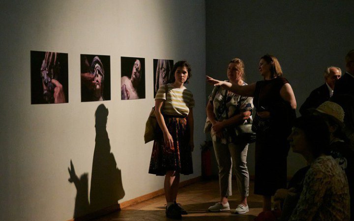 Wartime art from Ukraine and Poland presented in new exhibition at National Art Museum