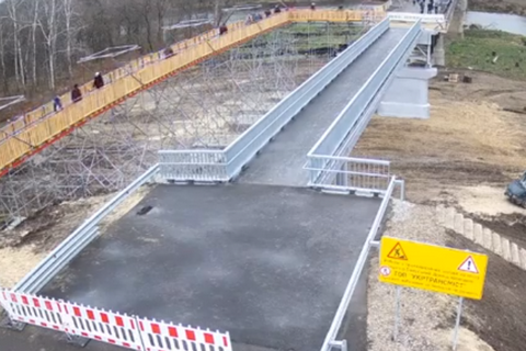New bridge in Stanytsya Luhanska complete