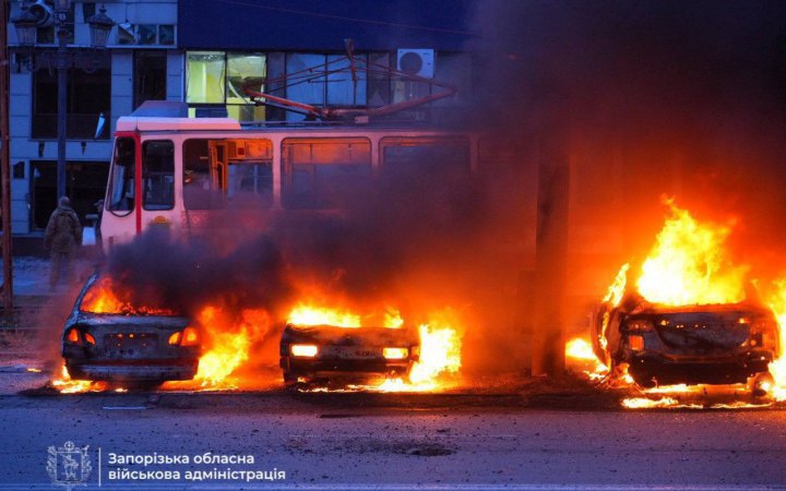 Russians strike at Zaporizhzhya. 13 dead