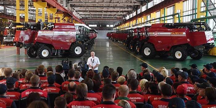 Alyaksandr Lukashenka at the Homselmash enterprise, 9 August 2018