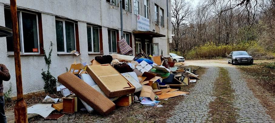 The long-abandoned former Pulmonary Hospital in Plovdiv, March 2022.