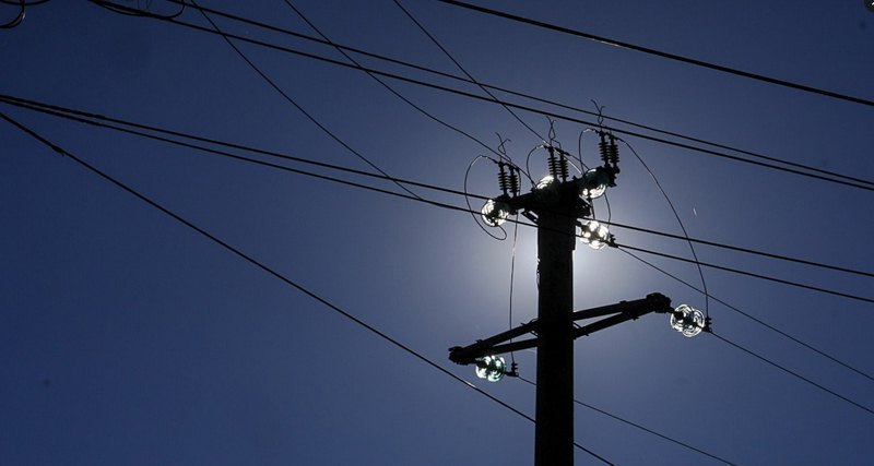 High-voltage power transmission lines