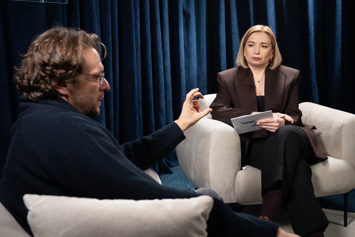 Peter Pomarantsev and Olha Ayvazovska