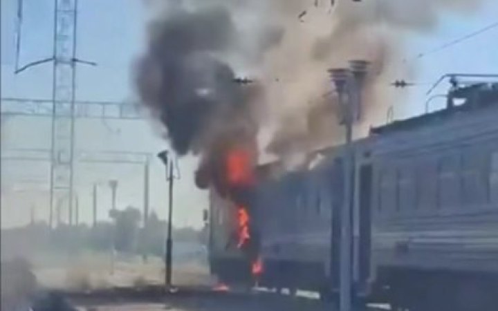Russians Strike Dnipro–Zaporizhzhia Regional Train; One Conductor Missing