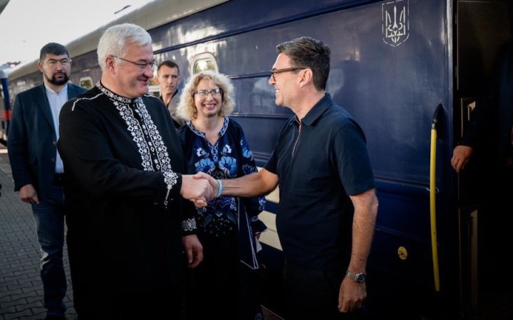 Leaders of Moldova, Estonia, Luxembourg and the European Council Arrive in Kyiv
