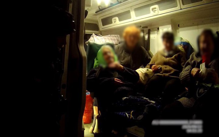 ‘White Angels’ Evacuate 28 People From Constant Shelling in Nikopol District