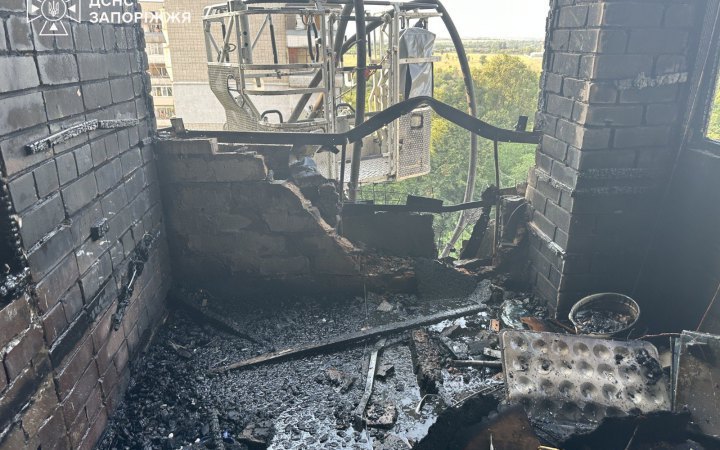 Russia strikes Zaporizhzhya and district, hitting high-rise building and emergency service unit