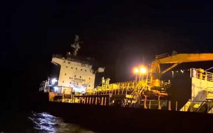 Ukrainian Border Guards Evacuate 15 Crew Members in Black Sea After Russian Attack