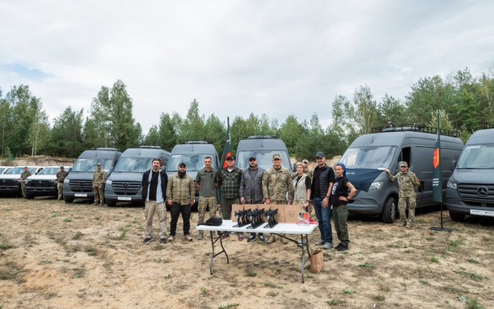 Dignitas Foundation Delivers First 23 Mobile Command Posts for Air Defence Crews Shooting Down Shaheds