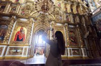 MAGA blogger Laura Loomer visits site of Russian strike on Kyiv Pechersk Lavra