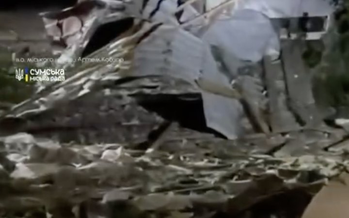 Russia strikes Sumy with guided aerial bombs overnight