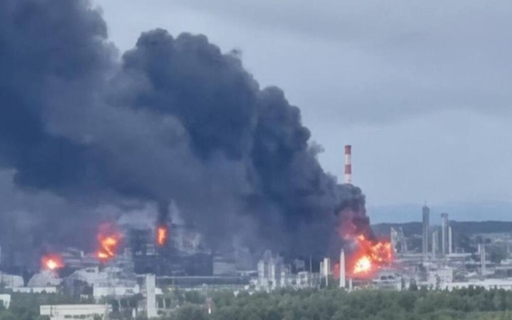 Ukraine strikes Kstovo oil refinery in Russia, supplying up to 11% of petrol output