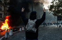 Trump Urges France to Close Borders to Migrants Amid Unrest