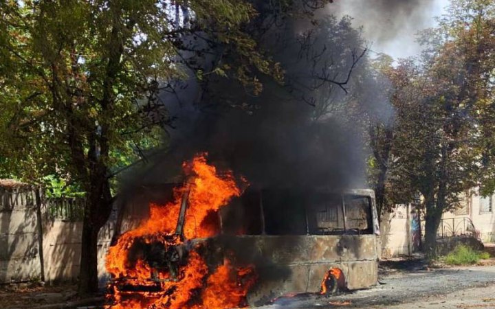 Scheduled bus burns down in Nikopol after shelling, killing one