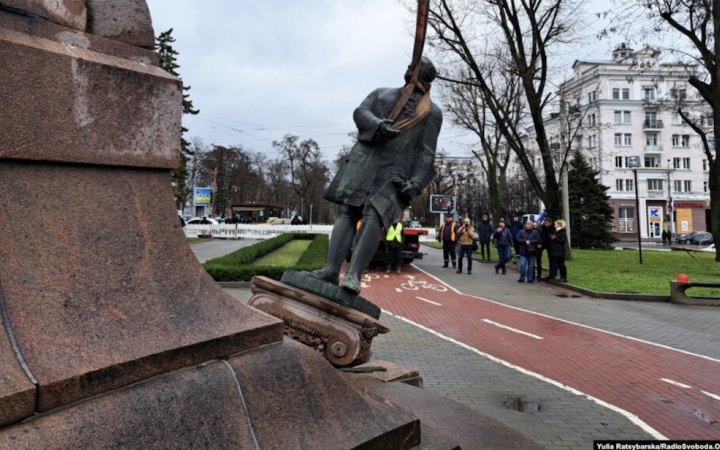 Lithuania Removes Lomonosov and Derzhavin From School Curriculum